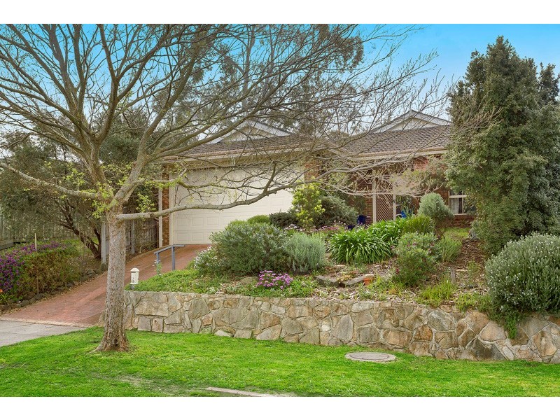 32 Allunga Parade, Berwick VIC 3806