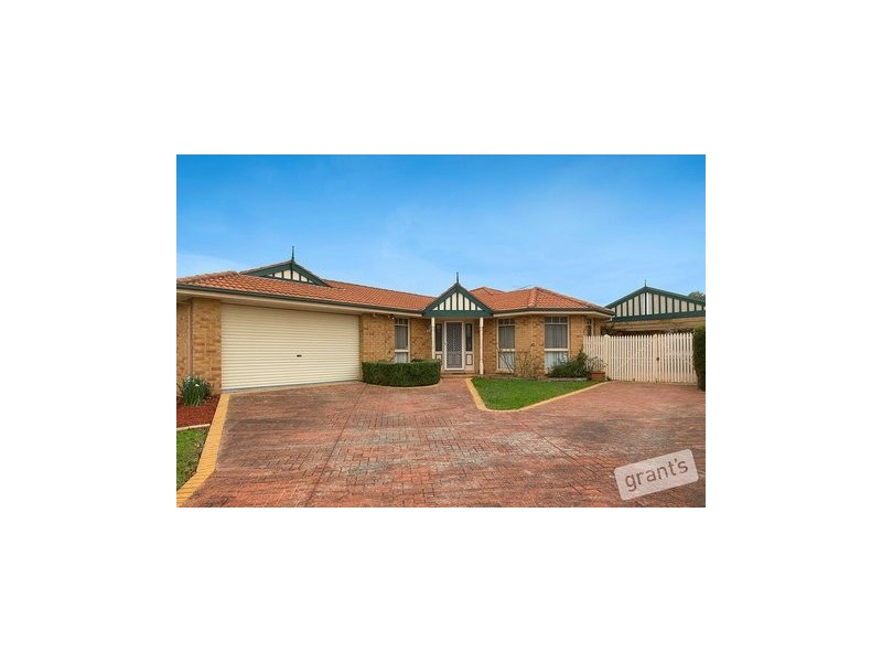 10 Thornley Drive, Berwick VIC 3806