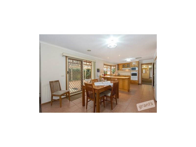 10 Thornley Drive, Berwick VIC 3806