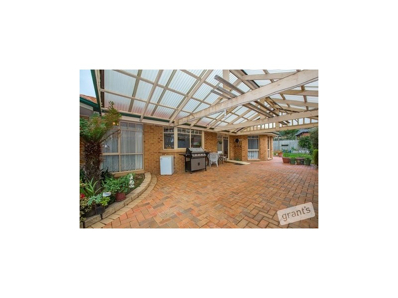 10 Thornley Drive, Berwick VIC 3806