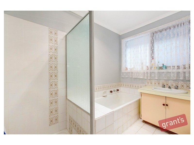 4 Surrey Close, Hallam VIC 3803