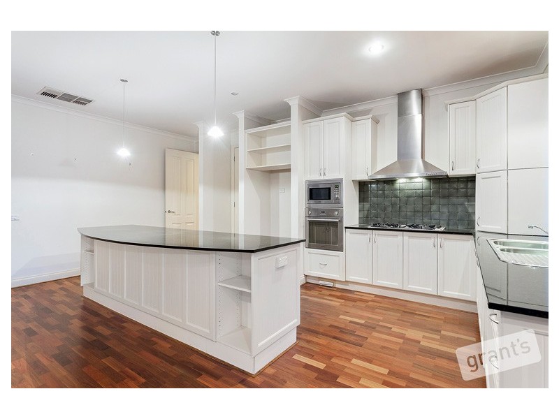 15 Peppertree Avenue, Narre Warren South VIC 3805