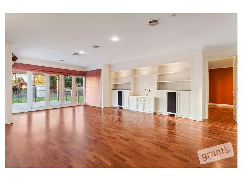 15 Peppertree Avenue, Narre Warren South VIC 3805