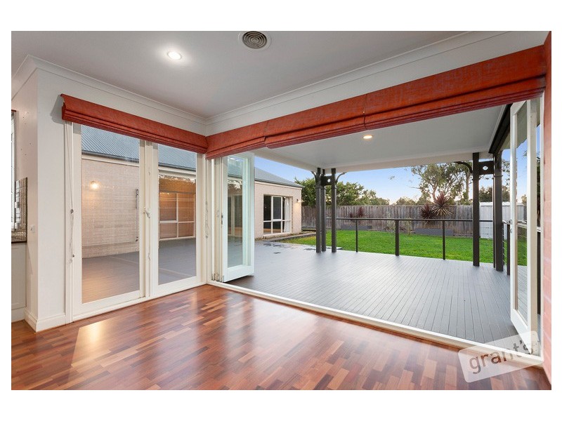 15 Peppertree Avenue, Narre Warren South VIC 3805