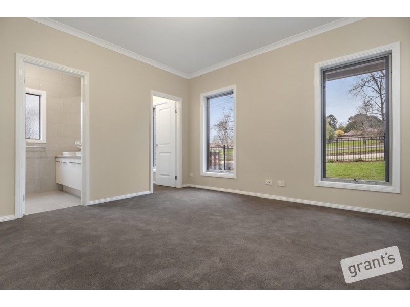1/151 High Street, Berwick VIC 3806
