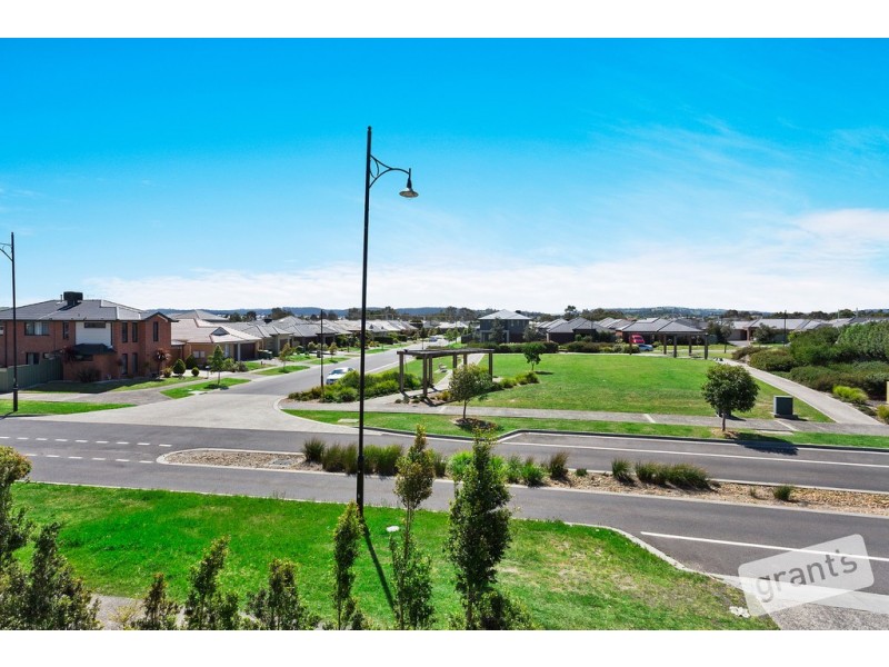 60 Park Orchard Drive, Pakenham VIC 3810