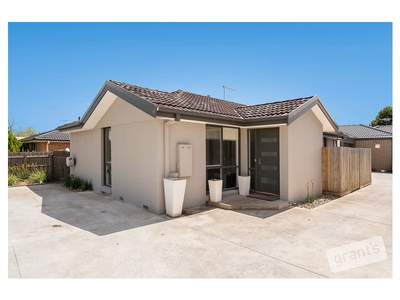 17 Collins Crescent, Berwick VIC 3806