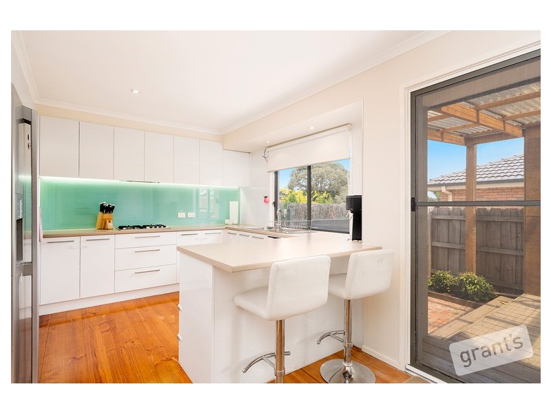 17 Collins Crescent, Berwick VIC 3806