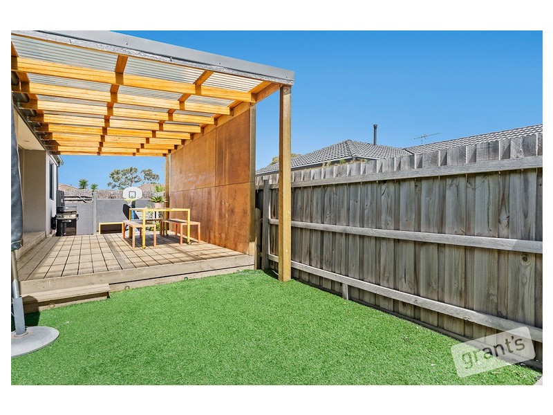 17 Collins Crescent, Berwick VIC 3806