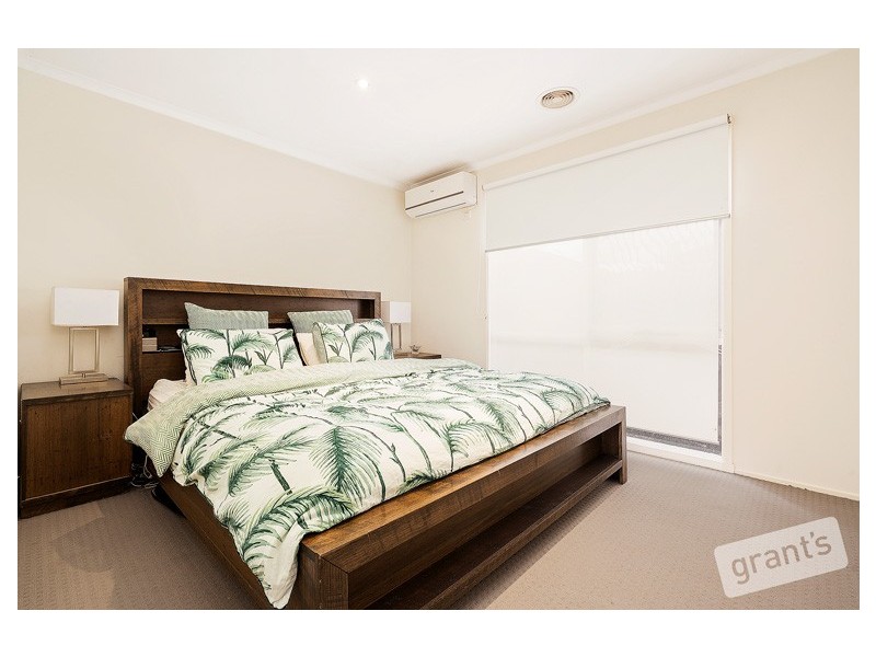 17 Collins Crescent, Berwick VIC 3806