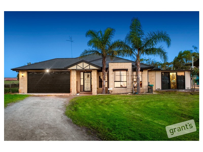 435 Bass Highway, Lang Lang VIC 3984