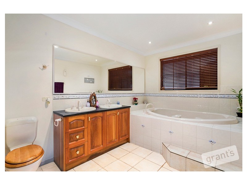 435 Bass Highway, Lang Lang VIC 3984