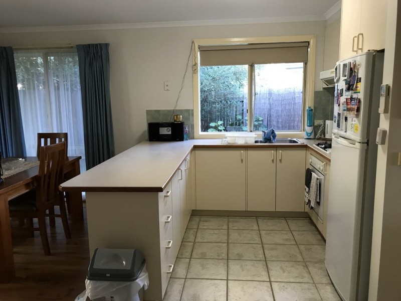2/7-8 Harmon Close, Berwick VIC 3806