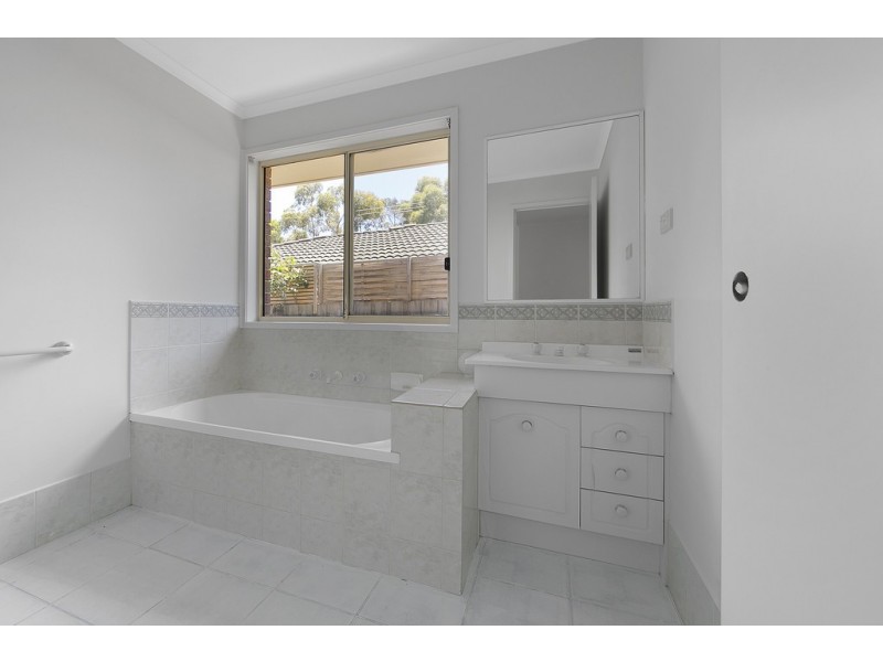 65 Kendall Drive, Narre Warren VIC 3805