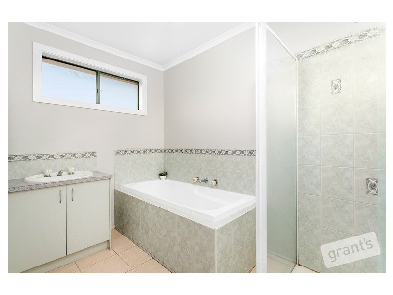 2 Bree Court, Berwick VIC 3806