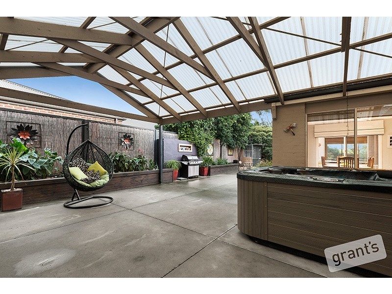 2 Scott Lee Drive, Beaconsfield VIC 3807