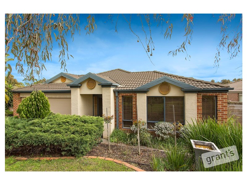 14 St Annes Crescent, Berwick VIC 3806