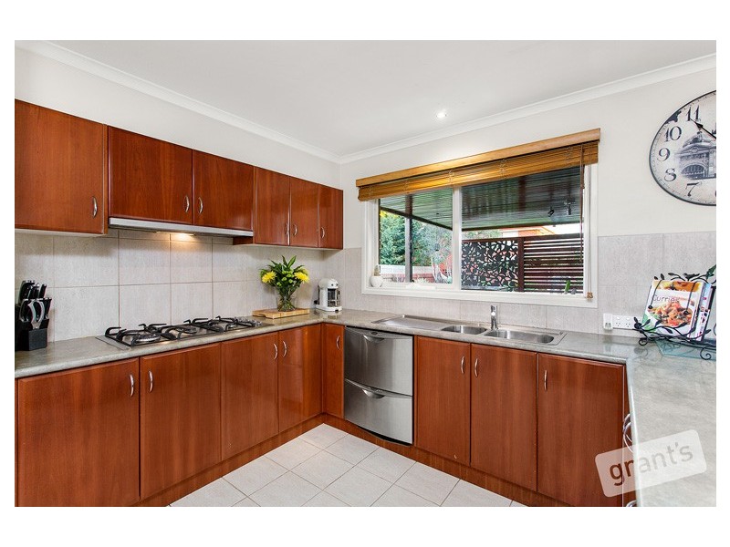 60 Berwick Springs Promenade, Narre Warren South VIC 3805