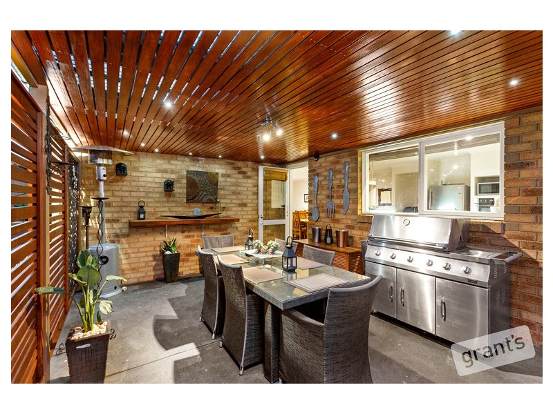 60 Berwick Springs Promenade, Narre Warren South VIC 3805