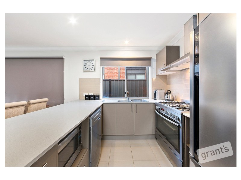 13 Lusitano Way, Clyde North VIC 3978