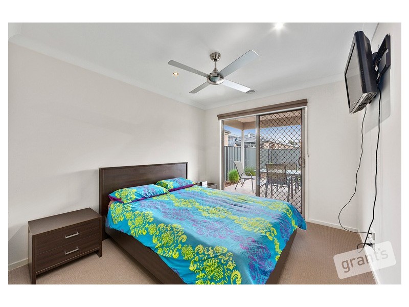 13 Lusitano Way, Clyde North VIC 3978