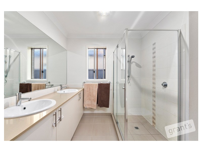 13 Lusitano Way, Clyde North VIC 3978