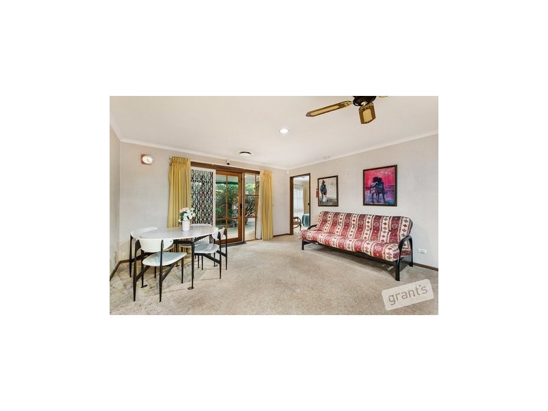 4 Escott Grove, Berwick VIC 3806