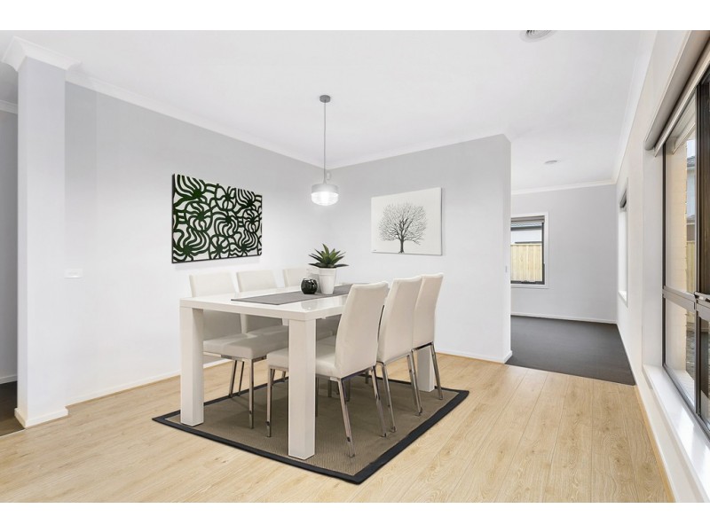 3 Carisbrooke Way, Clyde North VIC 3978