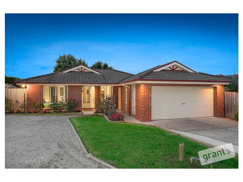 14 Highland Crescent, Narre Warren South VIC 3805