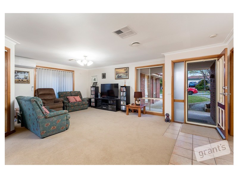14 Highland Crescent, Narre Warren South VIC 3805