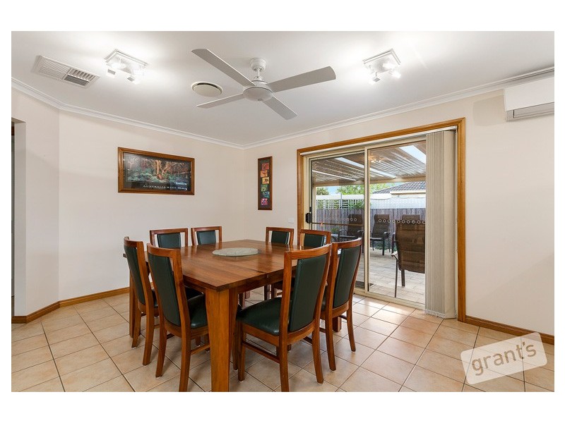 14 Highland Crescent, Narre Warren South VIC 3805