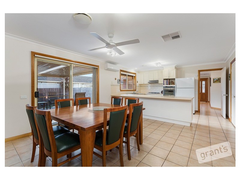 14 Highland Crescent, Narre Warren South VIC 3805