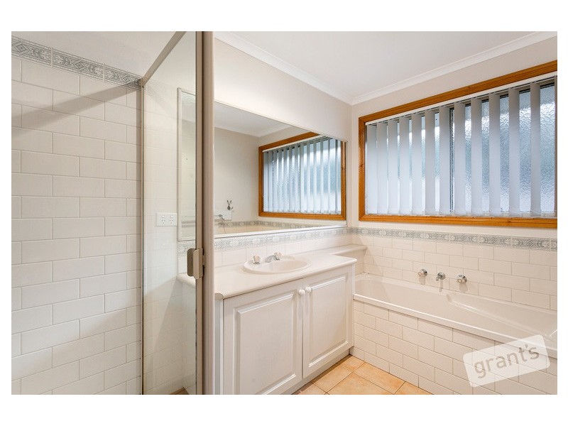 14 Highland Crescent, Narre Warren South VIC 3805