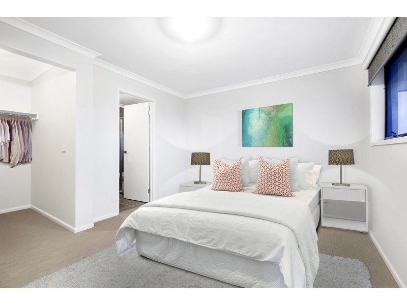33 Canmore Street, Cranbourne East VIC 3977