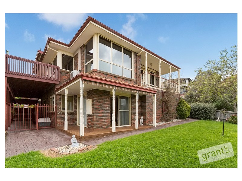 49 Lawrence Drive, Berwick VIC 3806