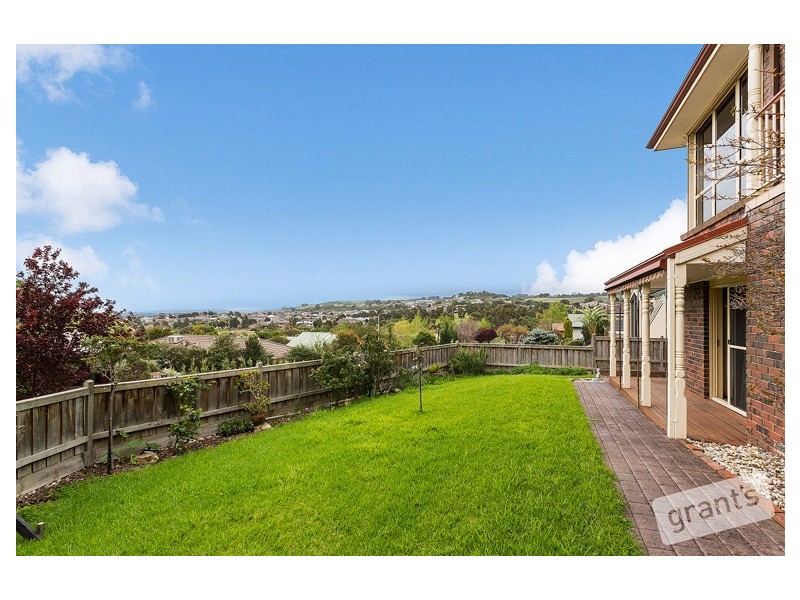 49 Lawrence Drive, Berwick VIC 3806