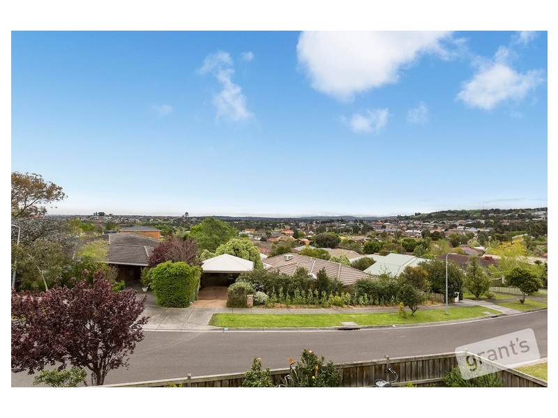 49 Lawrence Drive, Berwick VIC 3806