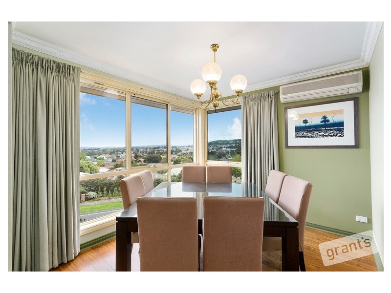 49 Lawrence Drive, Berwick VIC 3806