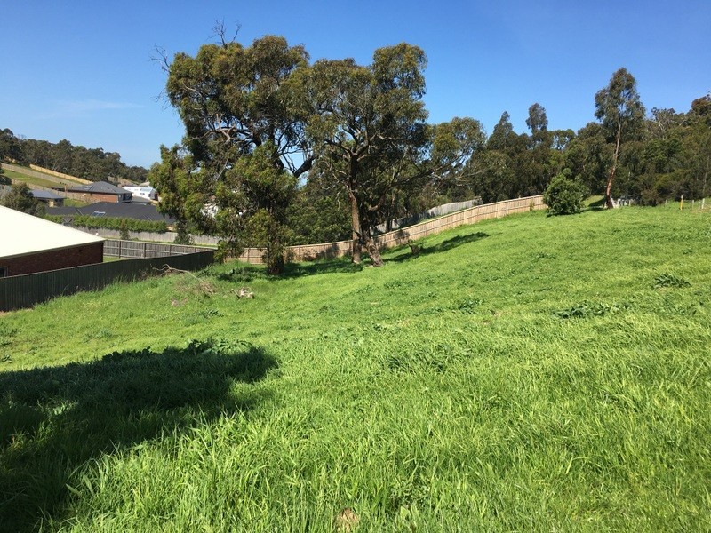 2 Connassidy Close, Beaconsfield VIC 3807