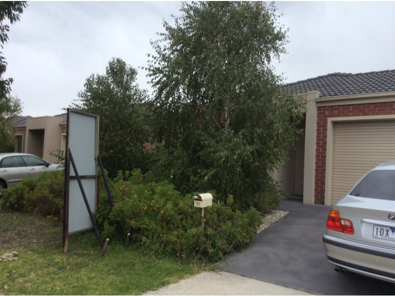 21 Mirabelle street, Pakenham VIC 3810