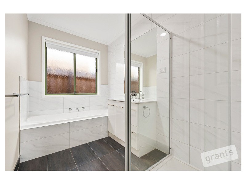 24 Coolong Avenue, Berwick VIC 3806