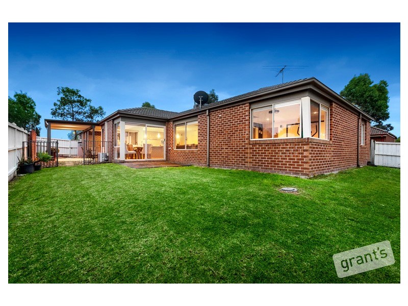 11 Azure Place, Narre Warren South VIC 3805