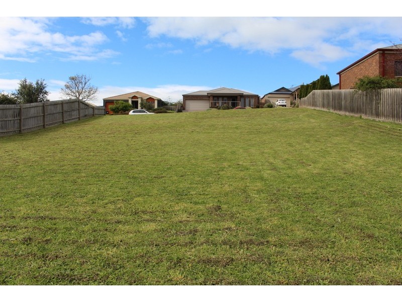 49 Walker Drive, Drouin VIC 3818