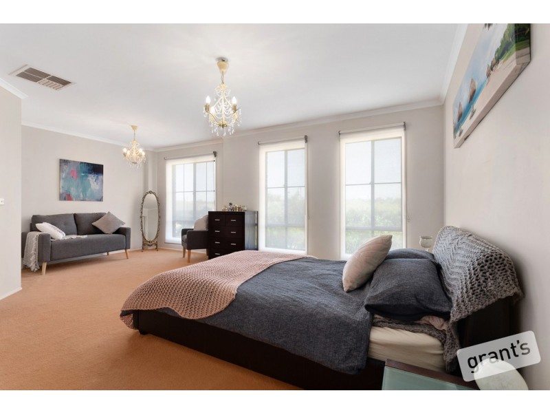 4 Dover Court, Narre Warren South VIC 3805