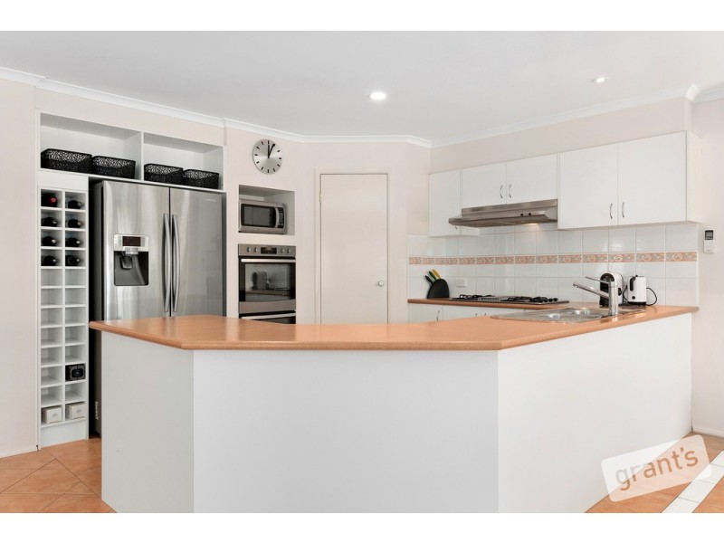 4 Dover Court, Narre Warren South VIC 3805