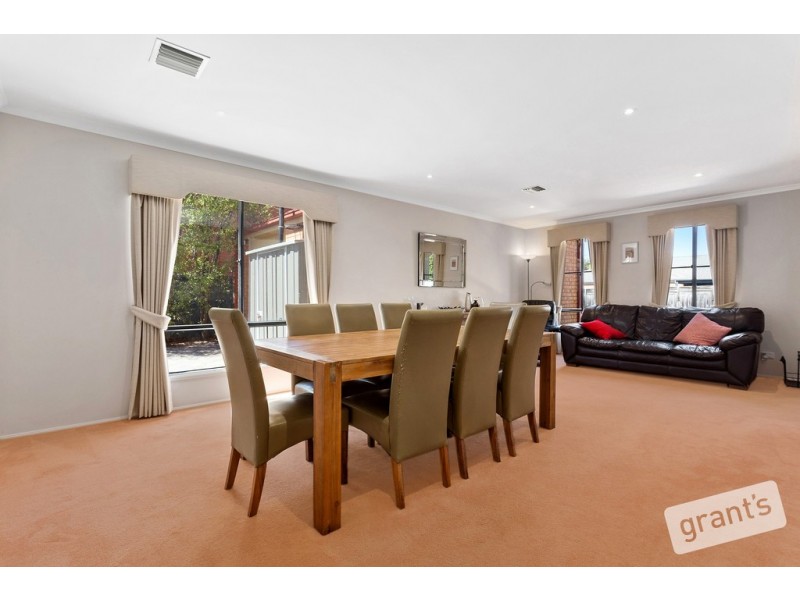 4 Dover Court, Narre Warren South VIC 3805