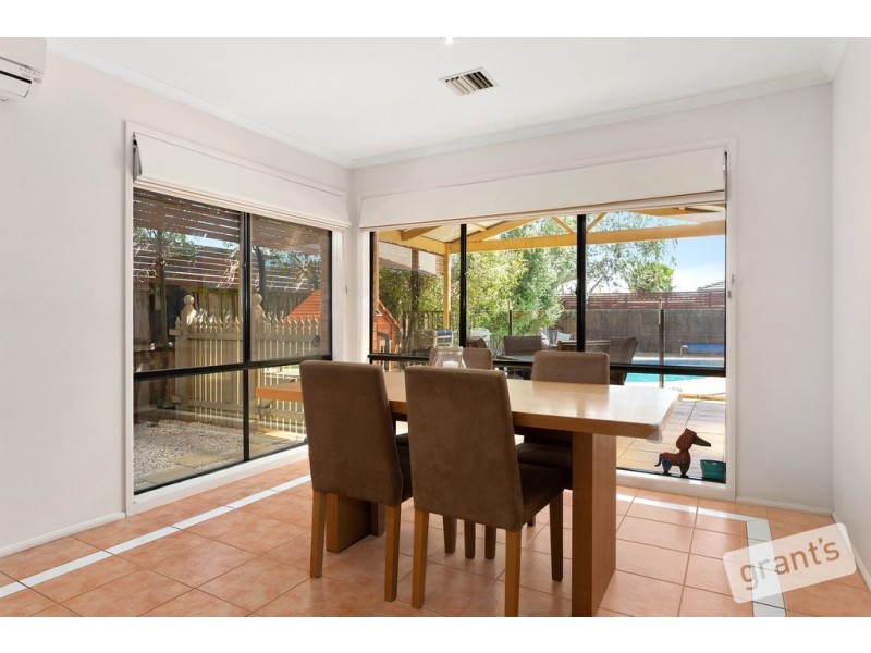 4 Dover Court, Narre Warren South VIC 3805