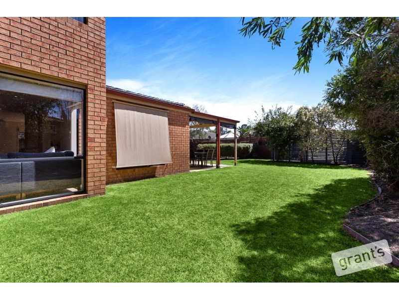 4 Dover Court, Narre Warren South VIC 3805
