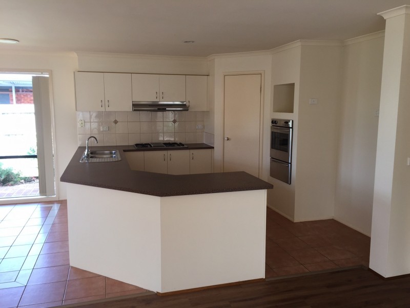 10 Broadland Way, Narre Warren South VIC 3805