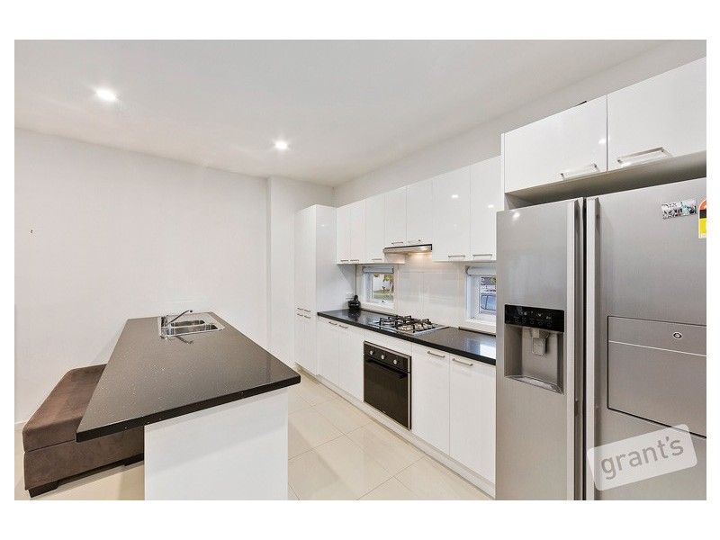 35 Macquarie Circuit, Pakenham VIC 3810